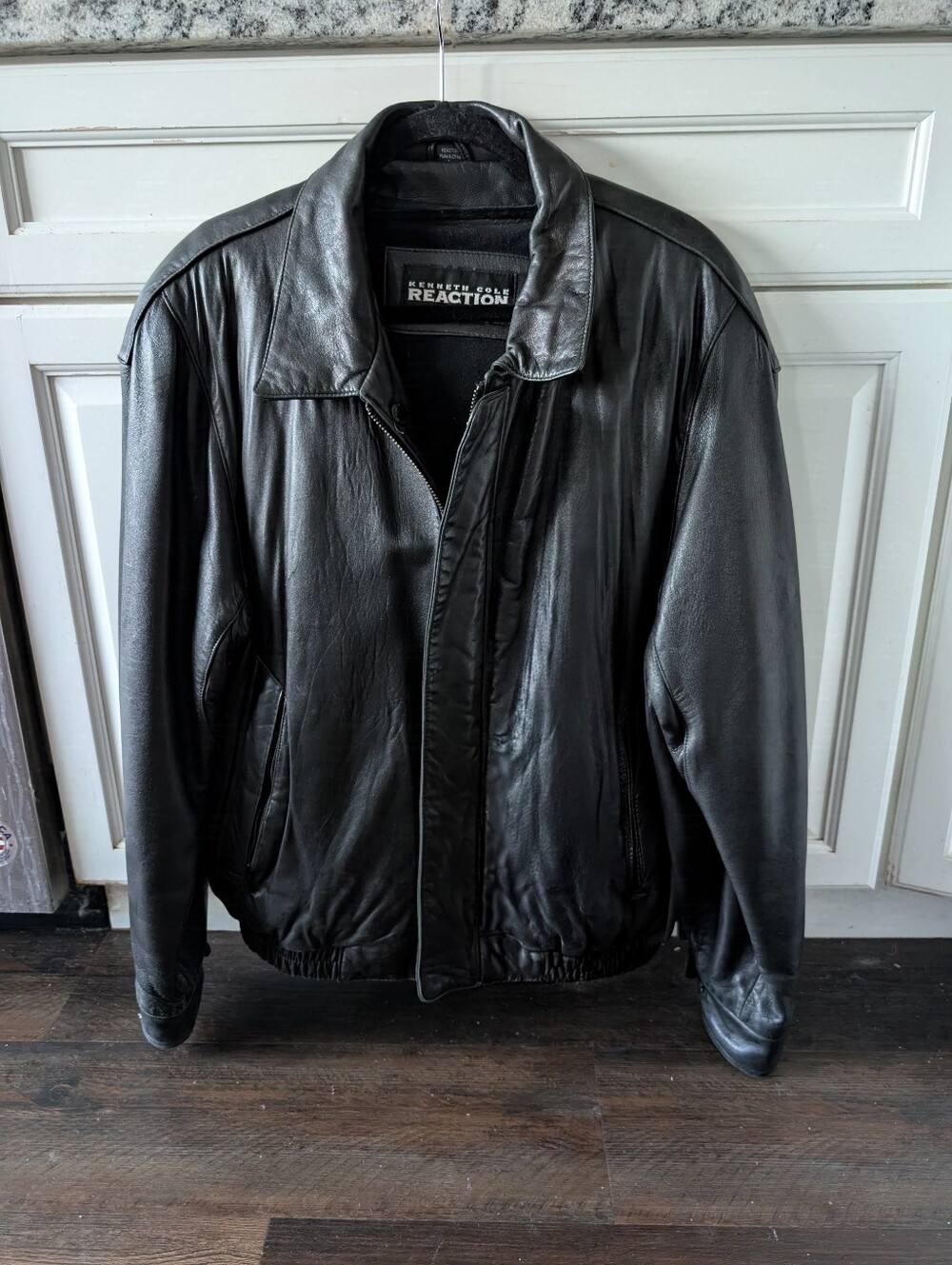 Trendy Chic Mens Kenneth Cole Reaction Black Faux? Leather Bomber Jacket Large